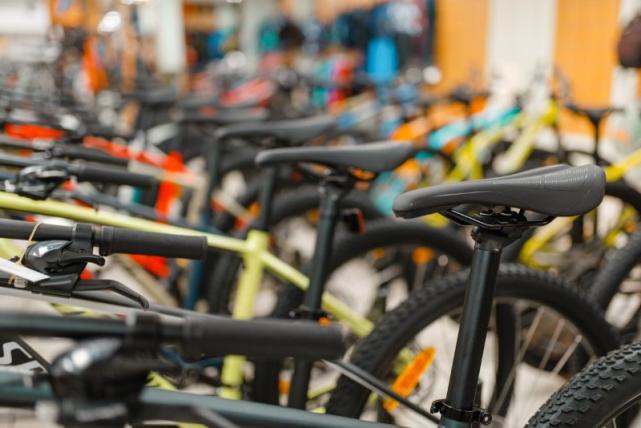 Différents modèles de vélos neufs