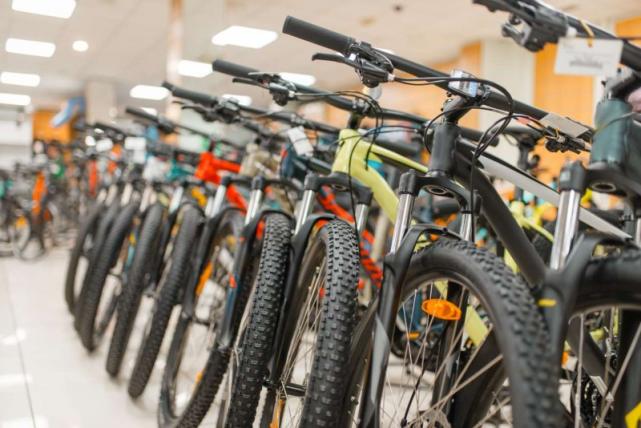Différents vélos neufs